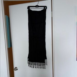 Elegant Black Cashmere Fringe Scarf